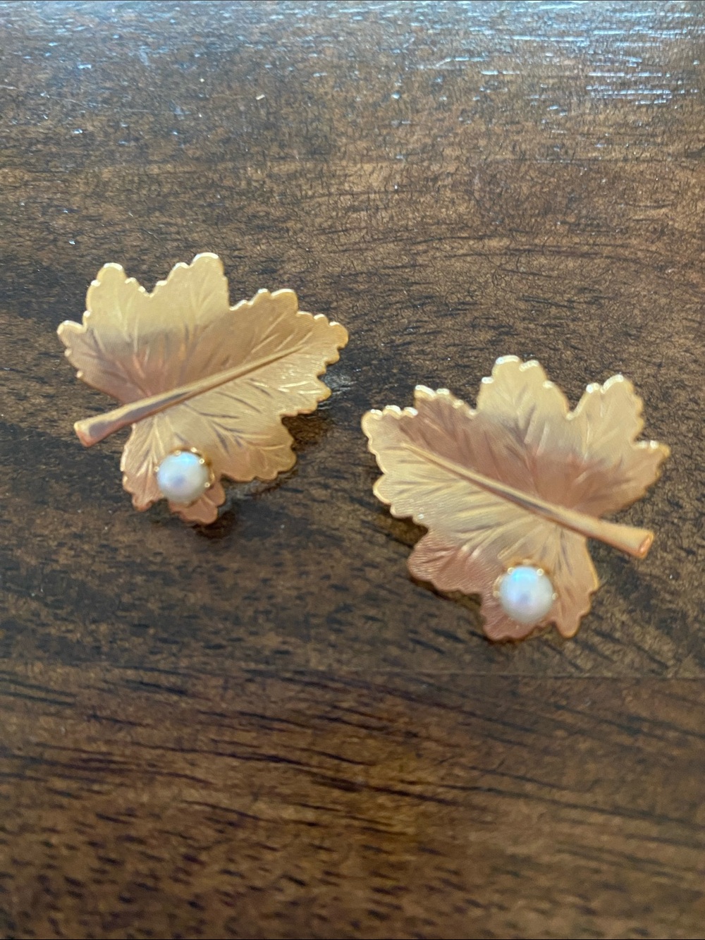 Vintage Sarah Coventry “Whispering Leaf” gold-tone clip-on earrings